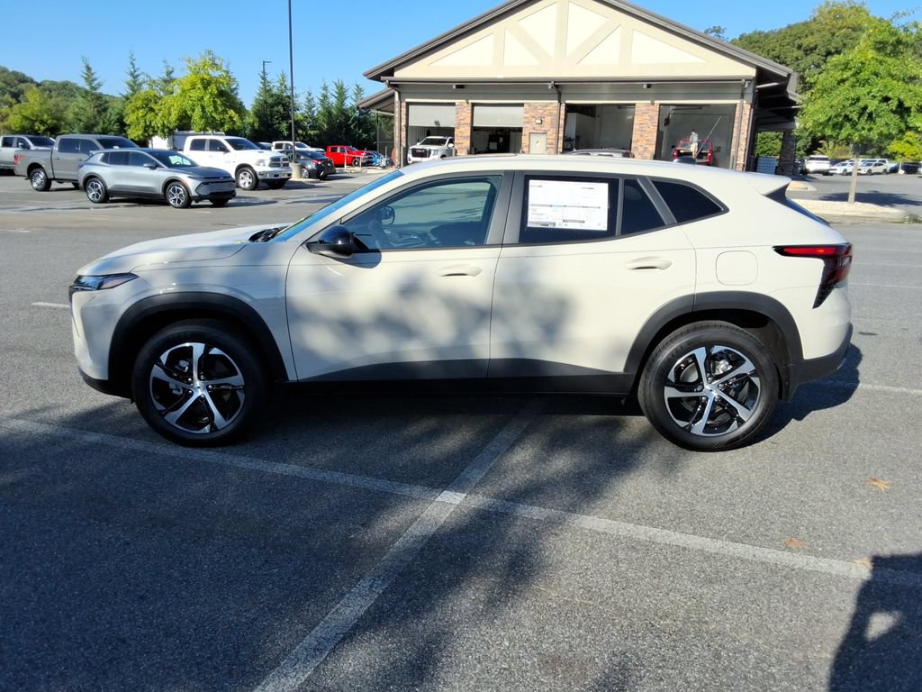 New 2026 Chevrolet Trax RS w/ Sunroof Package FWD image 8