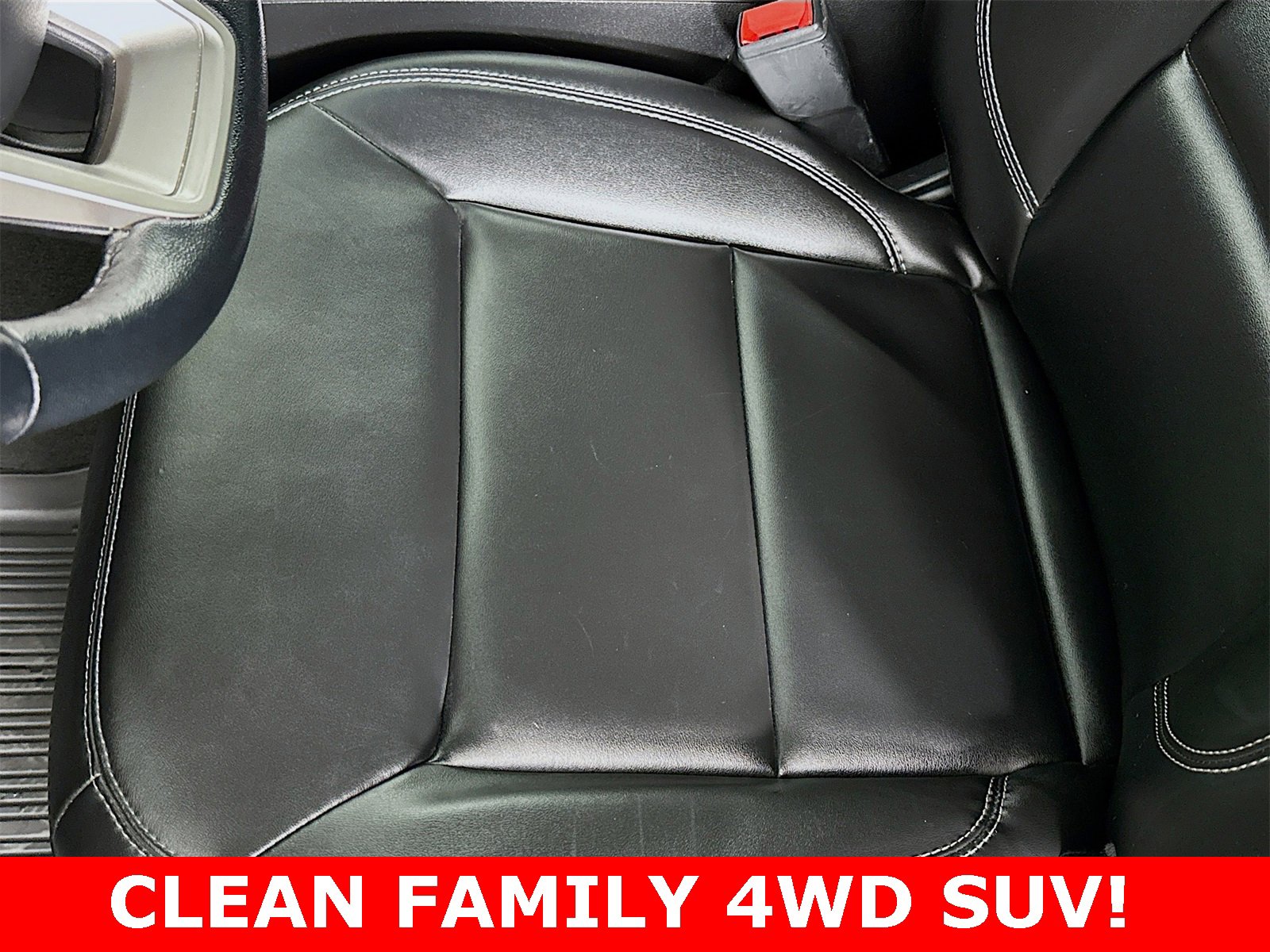 Used 2023 Ford Explorer XLT w/ Equipment Group 202A image 26