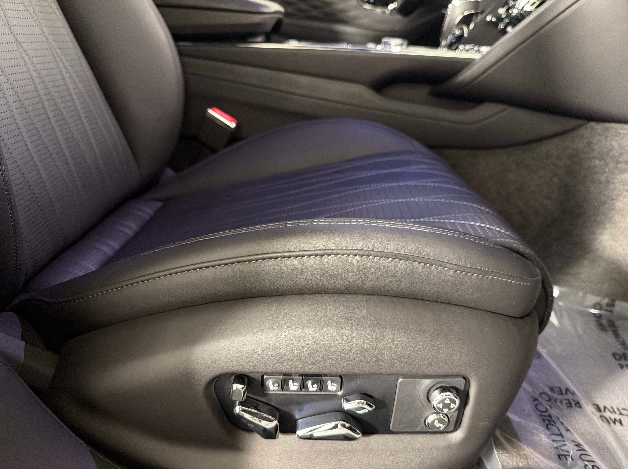 Used 2022 Bentley Flying Spur Plug-In Hybrid AWD/4WD image 20