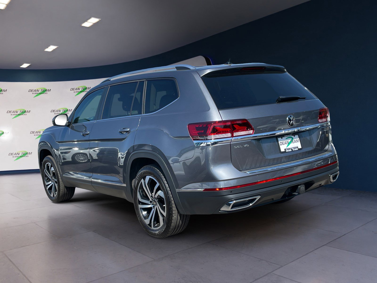 Used 2023 Volkswagen Atlas SEL image 4