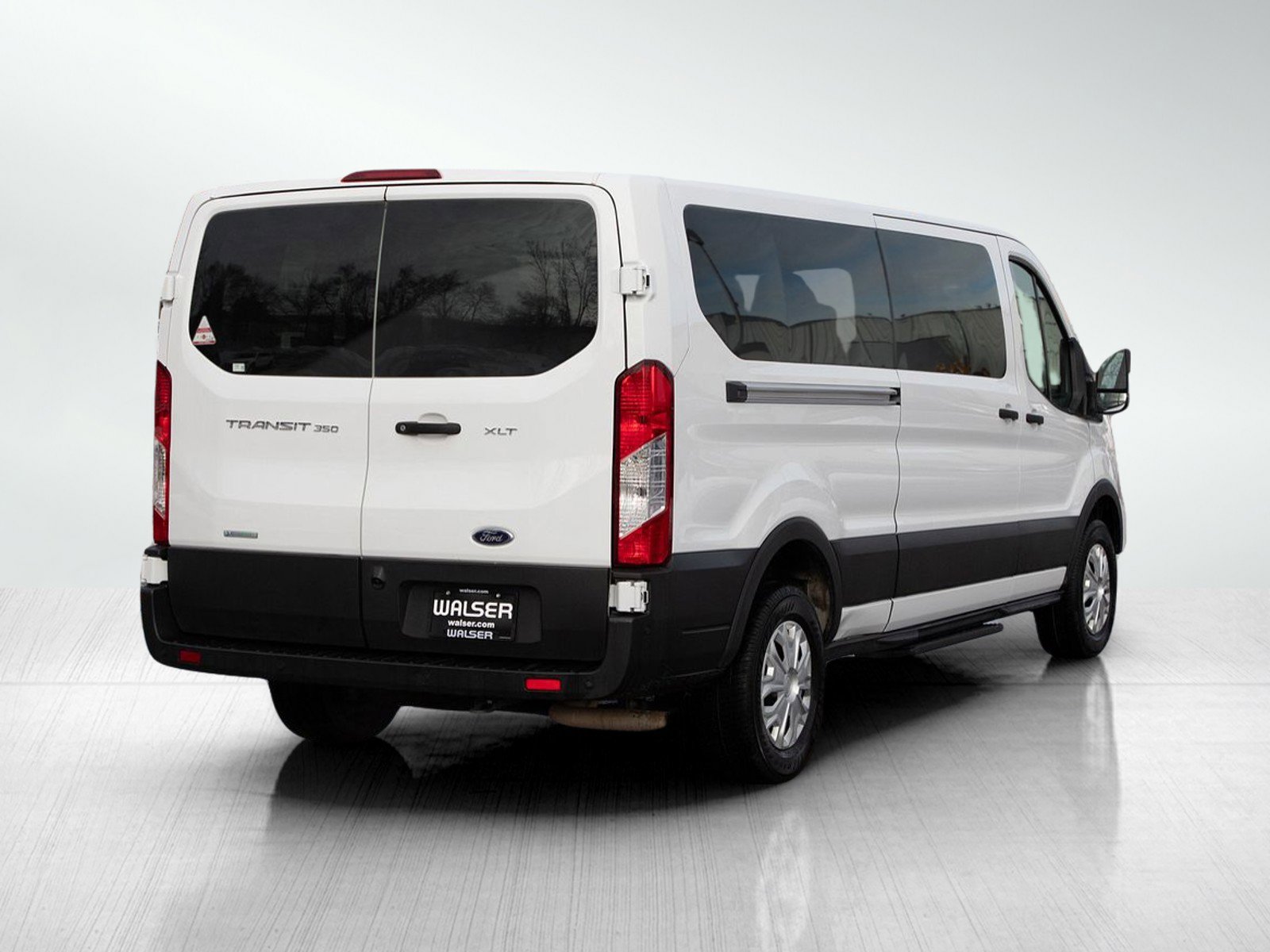 Used 2023 Ford Transit 350 XLT image 7