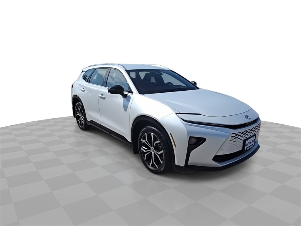 Used 2025 Toyota Crown Signia image 2