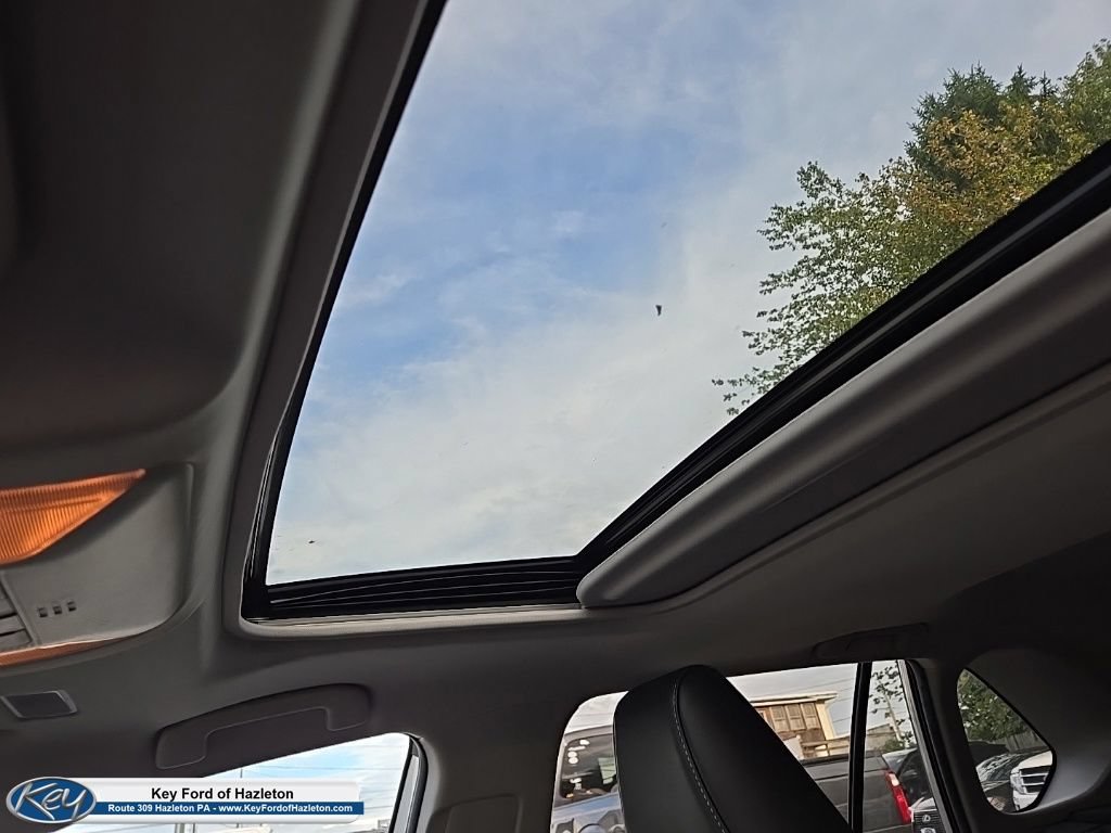 Used 2021 Toyota RAV4 AWD Hybrid image 35