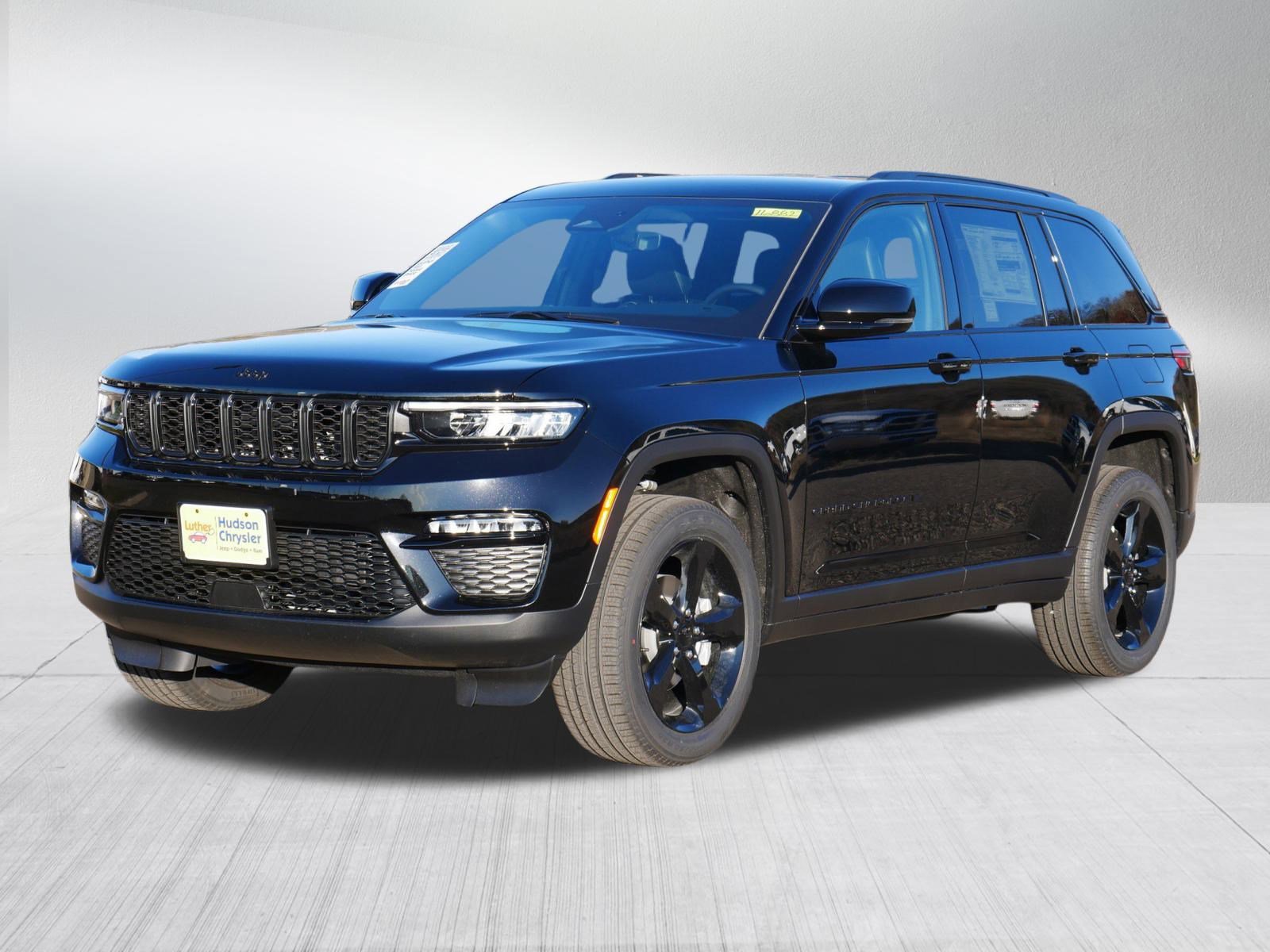New 2025 Jeep Grand Cherokee Limited w/ Black Appearance Package image 4