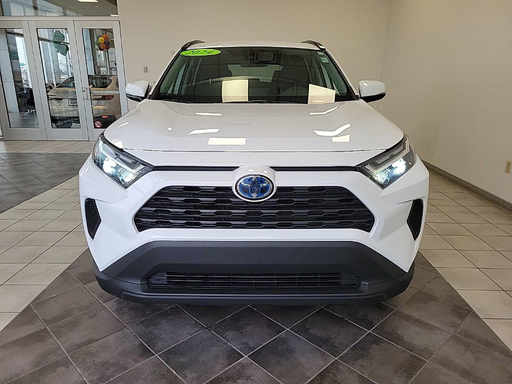 Used 2024 Toyota RAV4 LE AWD/4WD image 3