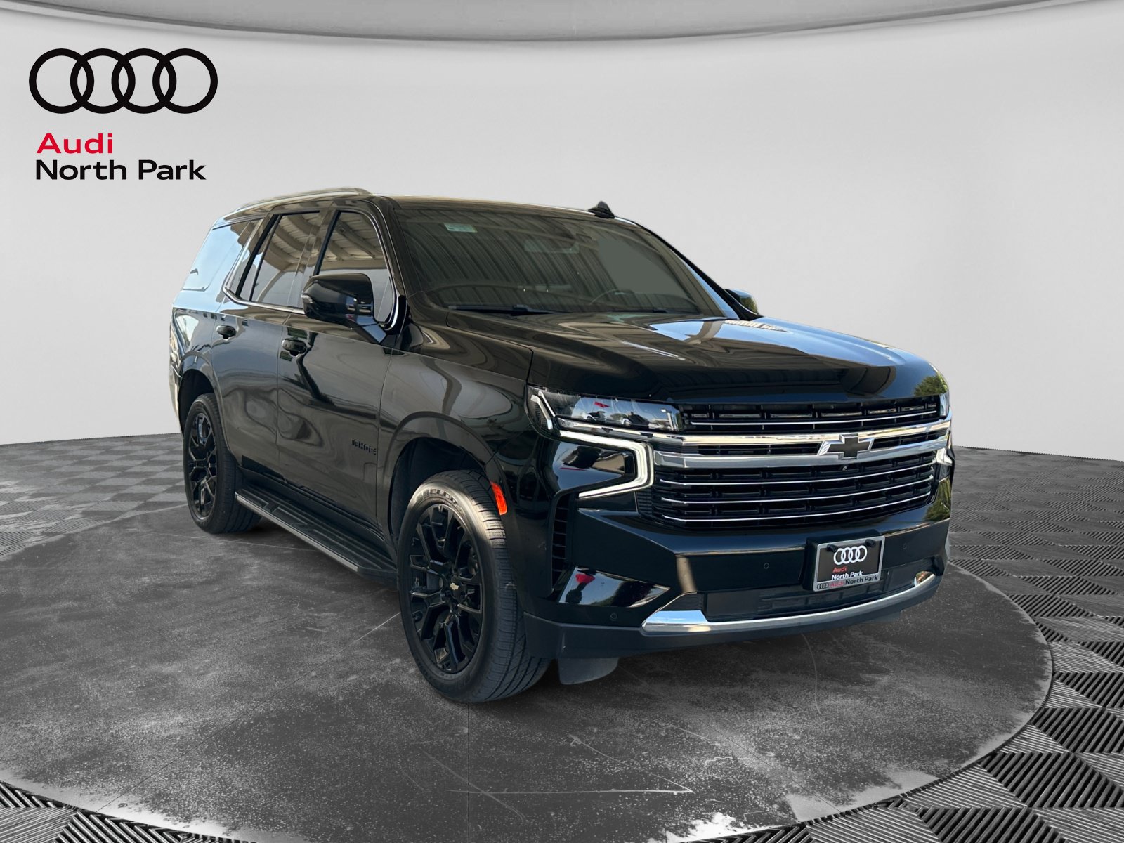 Used 2022 Chevrolet Tahoe LT w/ Luxury Package RWD image 7