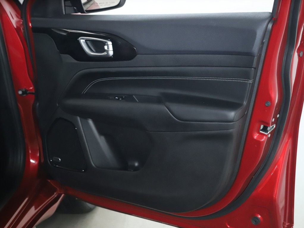 Used 2024 Jeep Compass Limited w/ High Altitude Package image 35