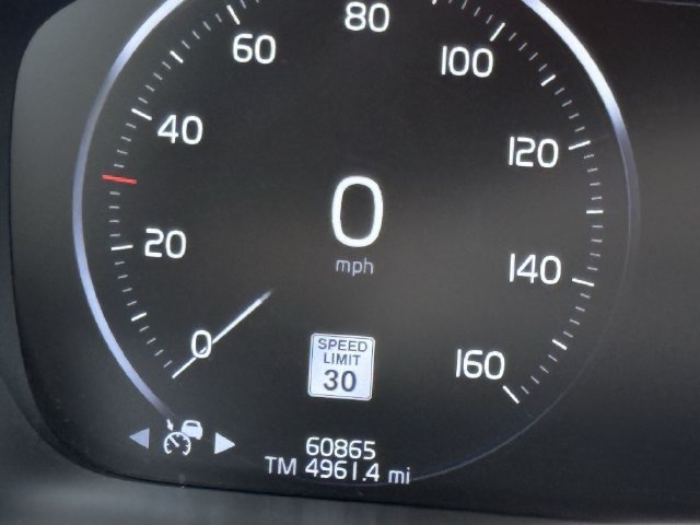Used 2021 Volvo XC90 T5 Momentum w/ Climate Package FWD image 17