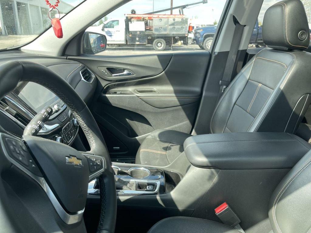 Used 2023 Chevrolet Equinox Premier image 4