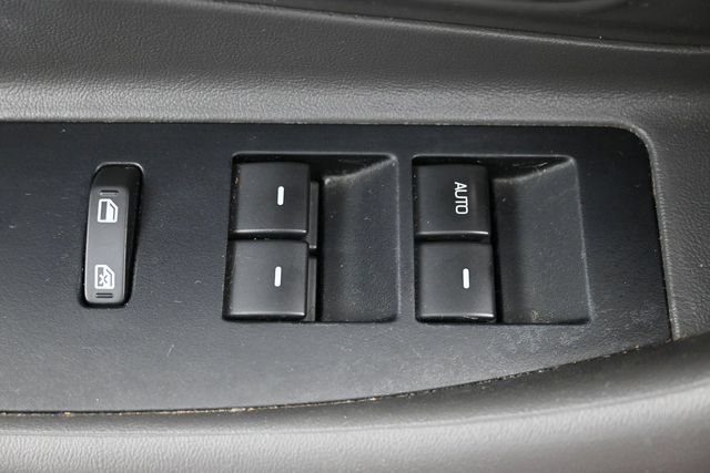 Used 2010 Ford Taurus SEL FWD image 14
