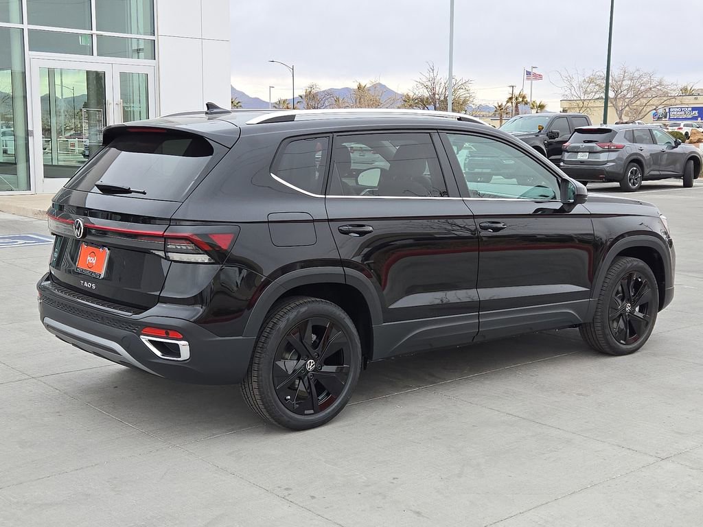 Used 2025 Volkswagen Taos SE FWD image 12