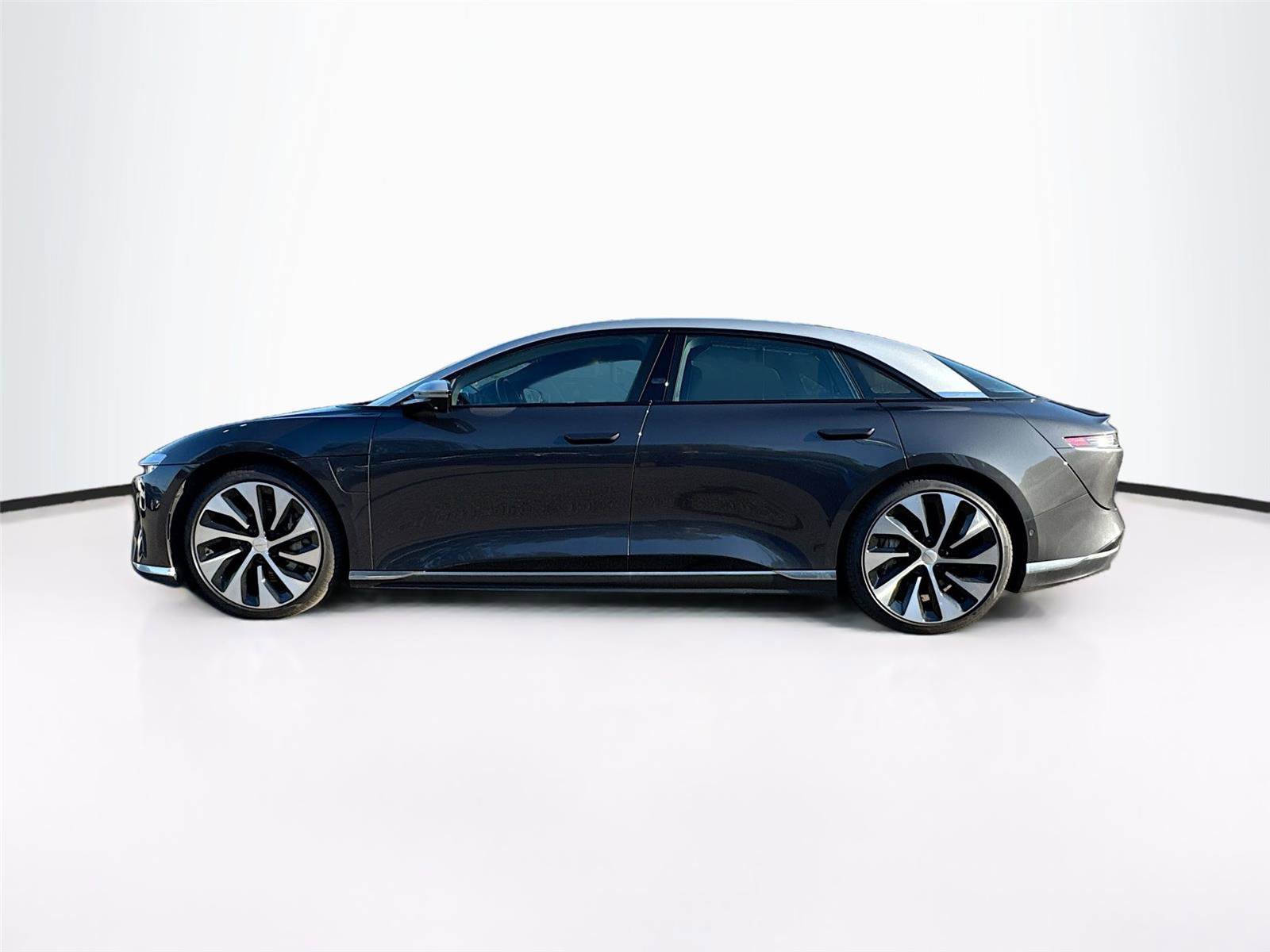 Used 2023 Lucid Air Grand Touring image 4