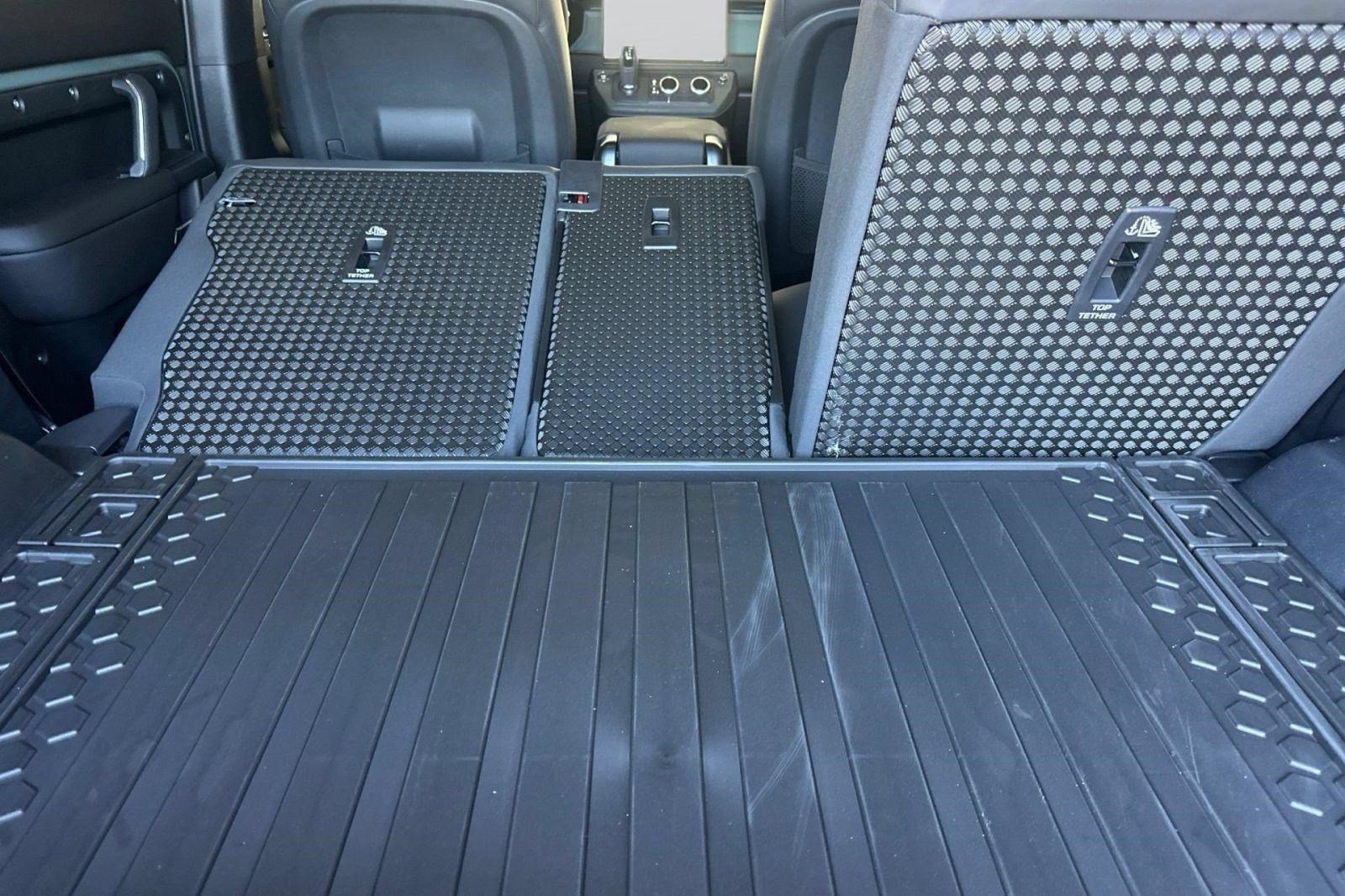New 2026 Land Rover Defender 110 Trophy Edition AWD/4WD image 19