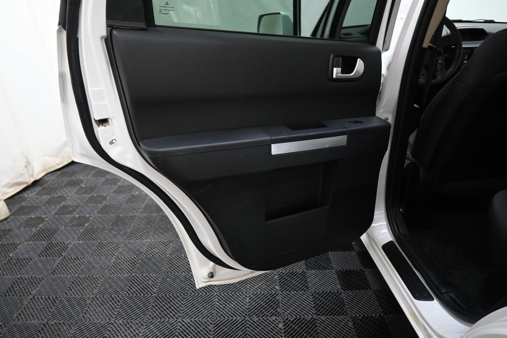 Used 2011 Mitsubishi Endeavor LS AWD/4WD image 18