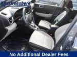 Used 2025 Hyundai Venue SEL FWD image 11