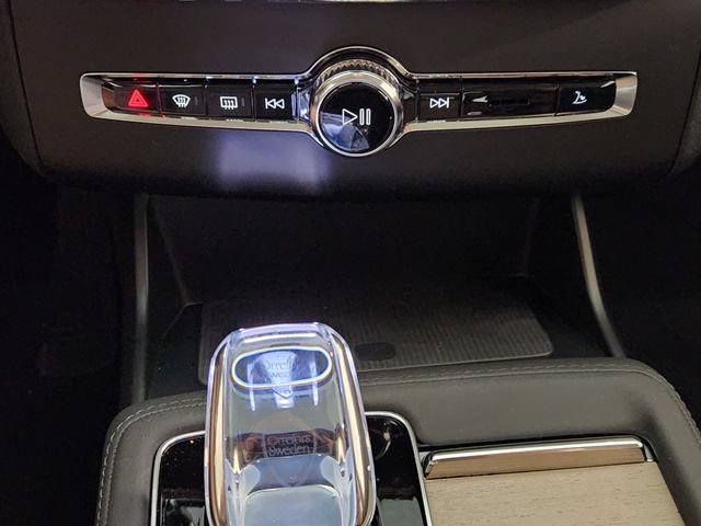 New 2026 Volvo XC90 B5 Core AWD/4WD image 19