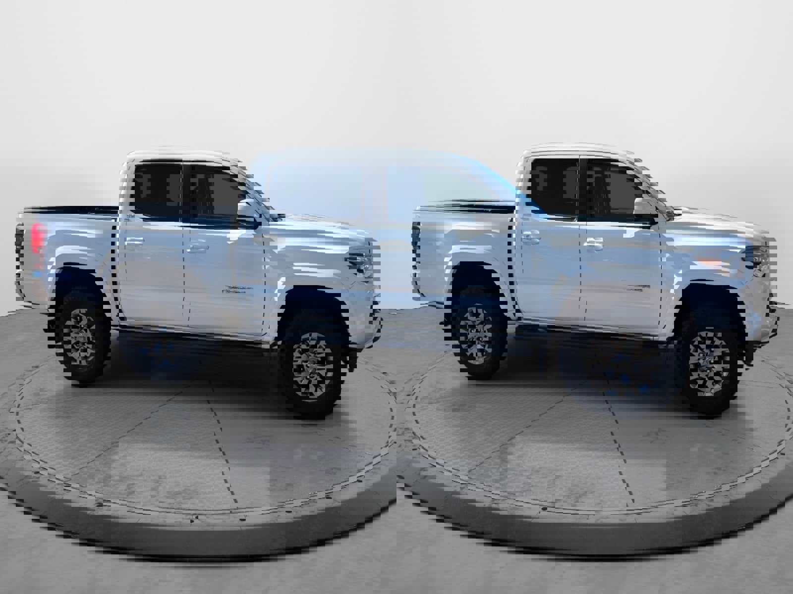 Used 2019 Toyota Tacoma SR5 image 4