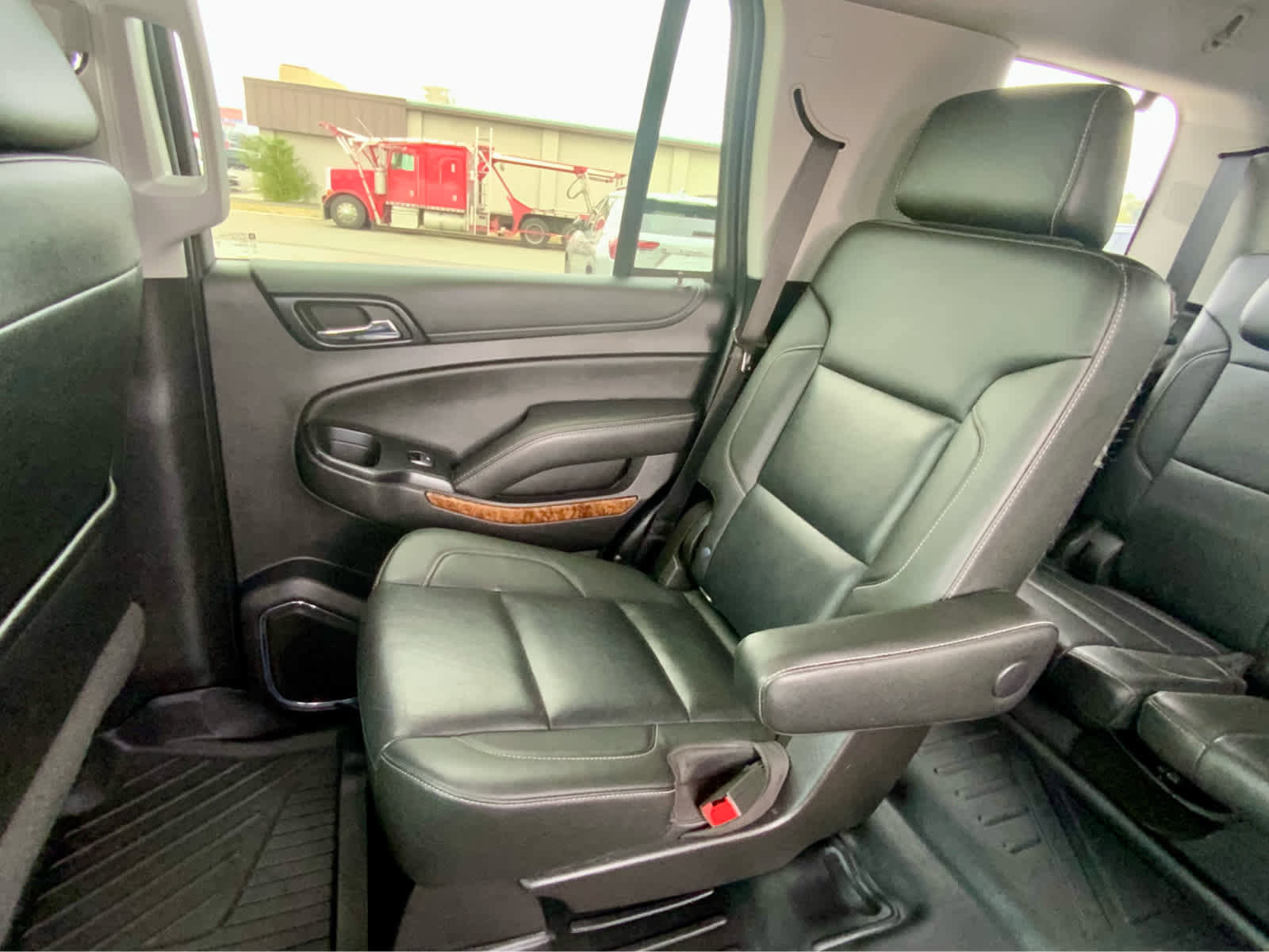 Used 2020 Chevrolet Tahoe Premier image 32
