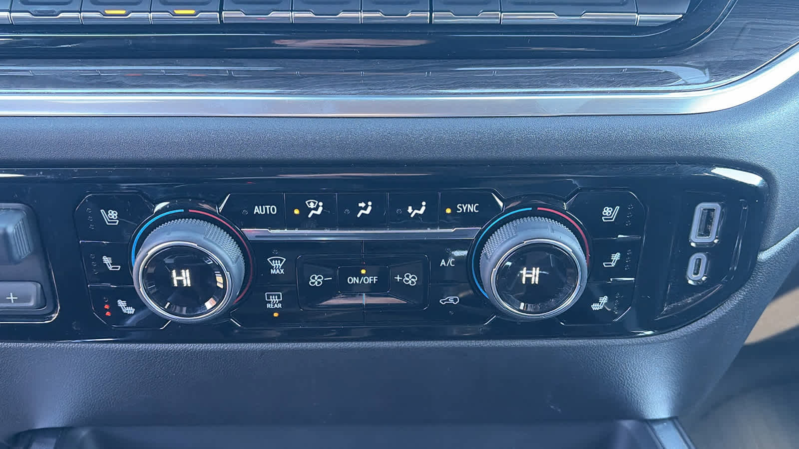 Used 2024 Chevrolet Silverado 1500 LTZ image 19