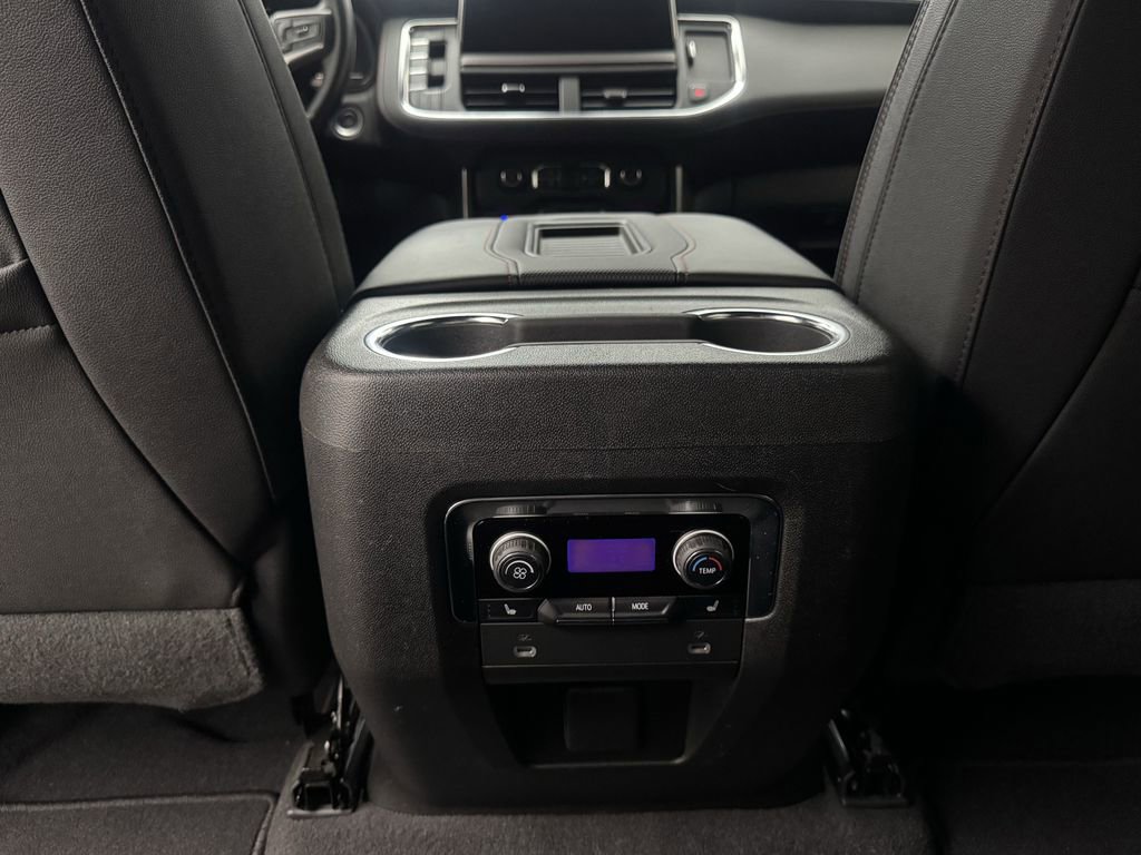 Used 2022 Chevrolet Suburban RST w/ Sport Performance Package image 16