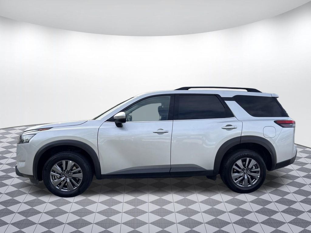 Used 2025 Nissan Pathfinder SV AWD/4WD image 5