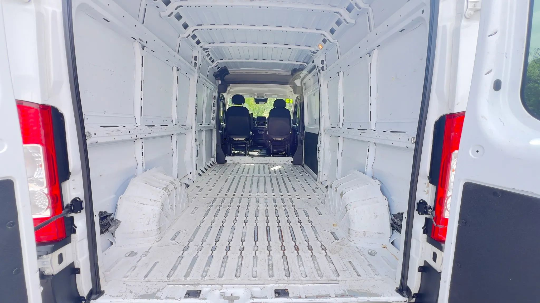 Used 2023 RAM ProMaster 2500 FWD image 14