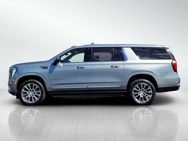 Used 2025 GMC Yukon XL Denali w/ Denali Reserve Package AWD/4WD image 7