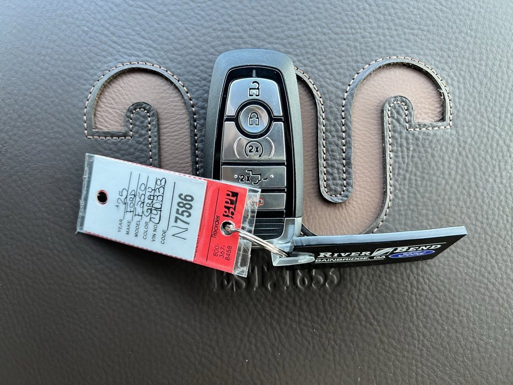 New 2025 Ford F250 King Ranch w/ Chrome Package image 45