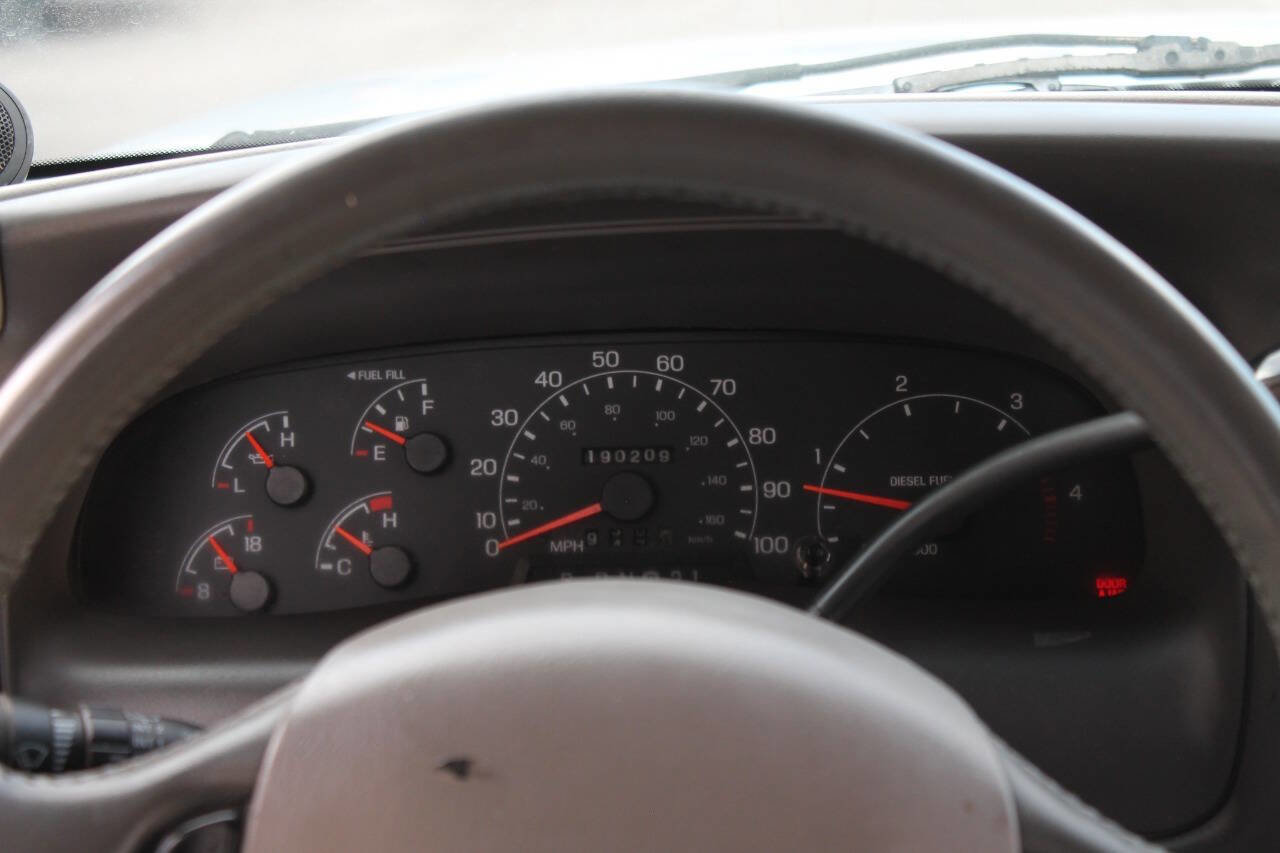 Used 2001 Ford Excursion XLT image 42