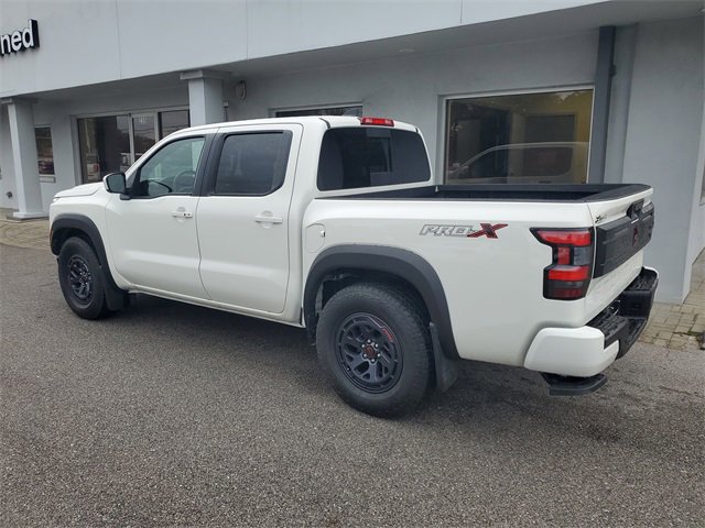 Used 2025 Nissan Frontier Pro-X image 2
