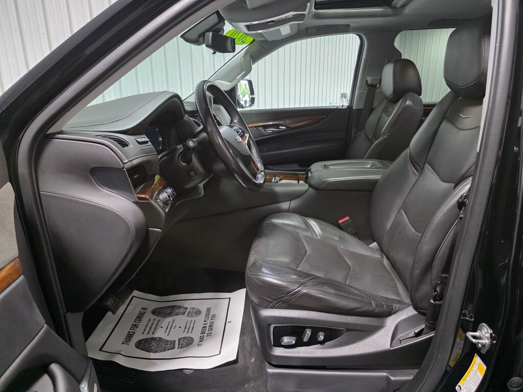 Used 2020 Cadillac Escalade ESV Luxury AWD/4WD image 9