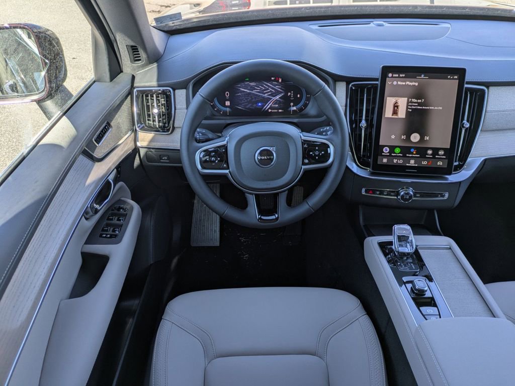New 2025 Volvo XC90 B6 Core w/ Climate Package image 17