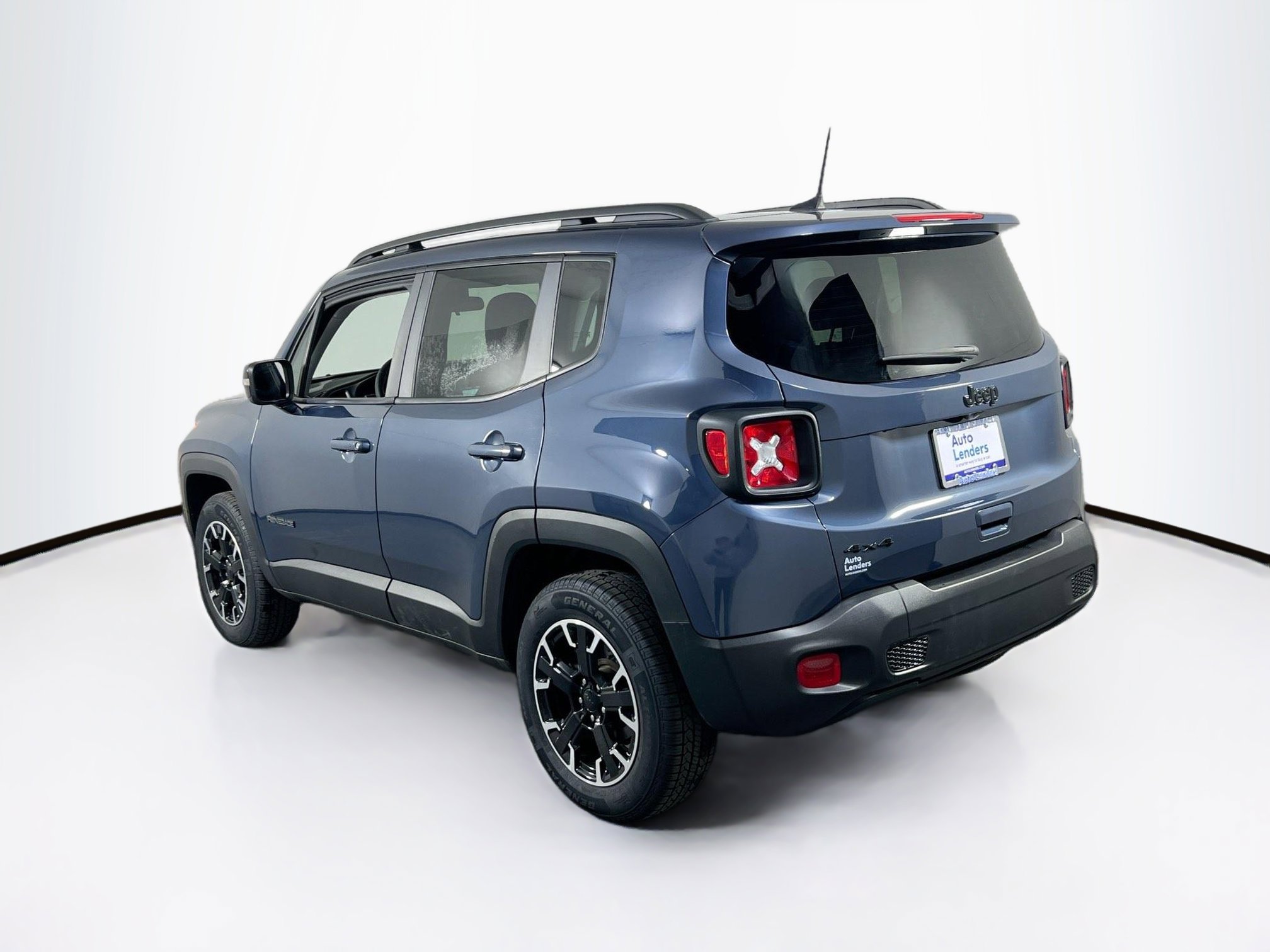 Used 2023 Jeep Renegade Latitude w/ Sun/Sound Group AWD/4WD image 7
