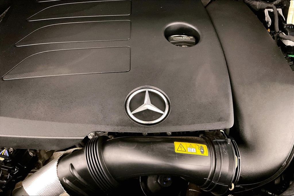 Used 2022 Mercedes-Benz GLE 350 4MATIC w/ Premium Package image 32