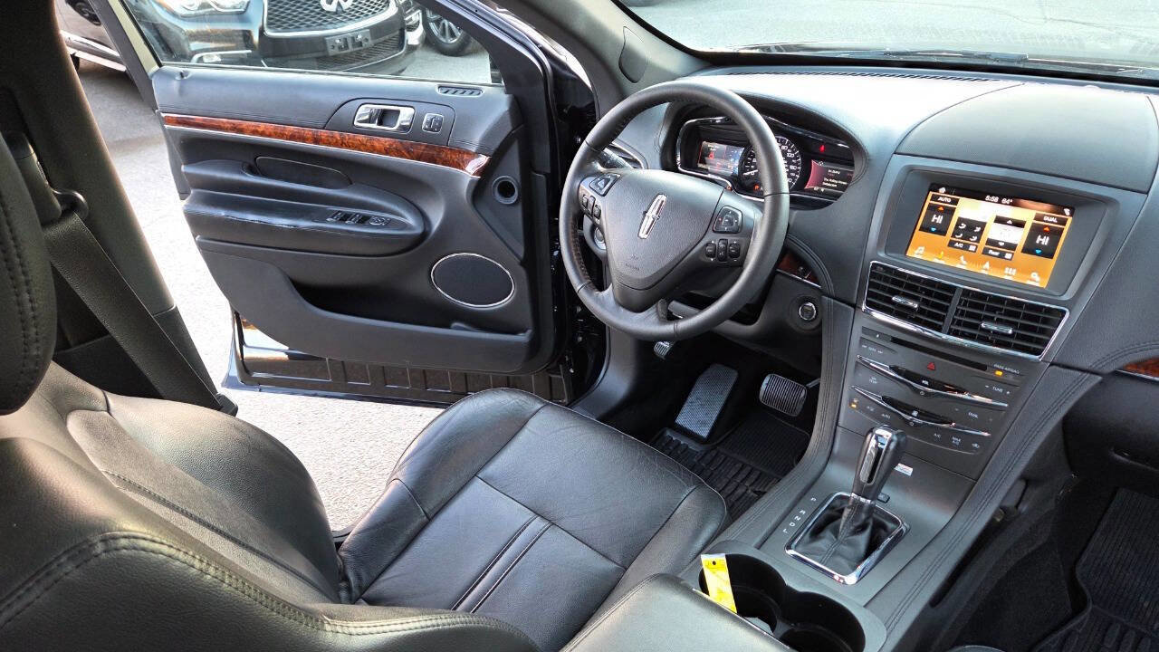 Used 2019 Lincoln MKT AWD image 37