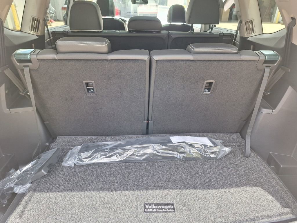 New 2025 Volkswagen Atlas SEL Premium R-Line image 23