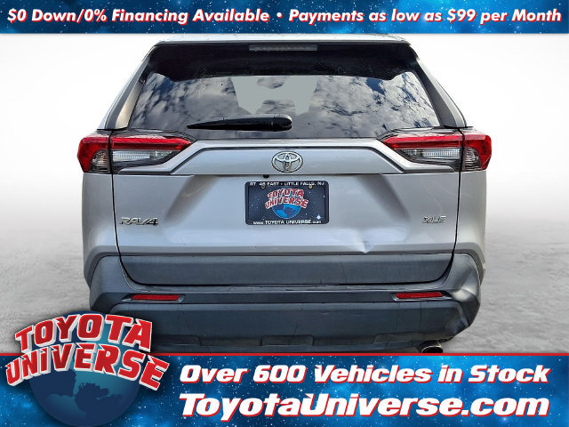 Used 2021 Toyota RAV4 XLE FWD image 5