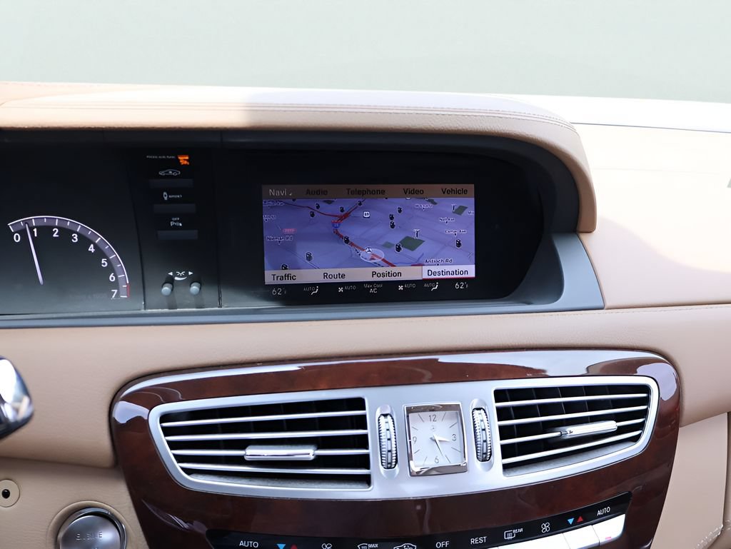 Used 2011 Mercedes-Benz CL 550 4MATIC image 20