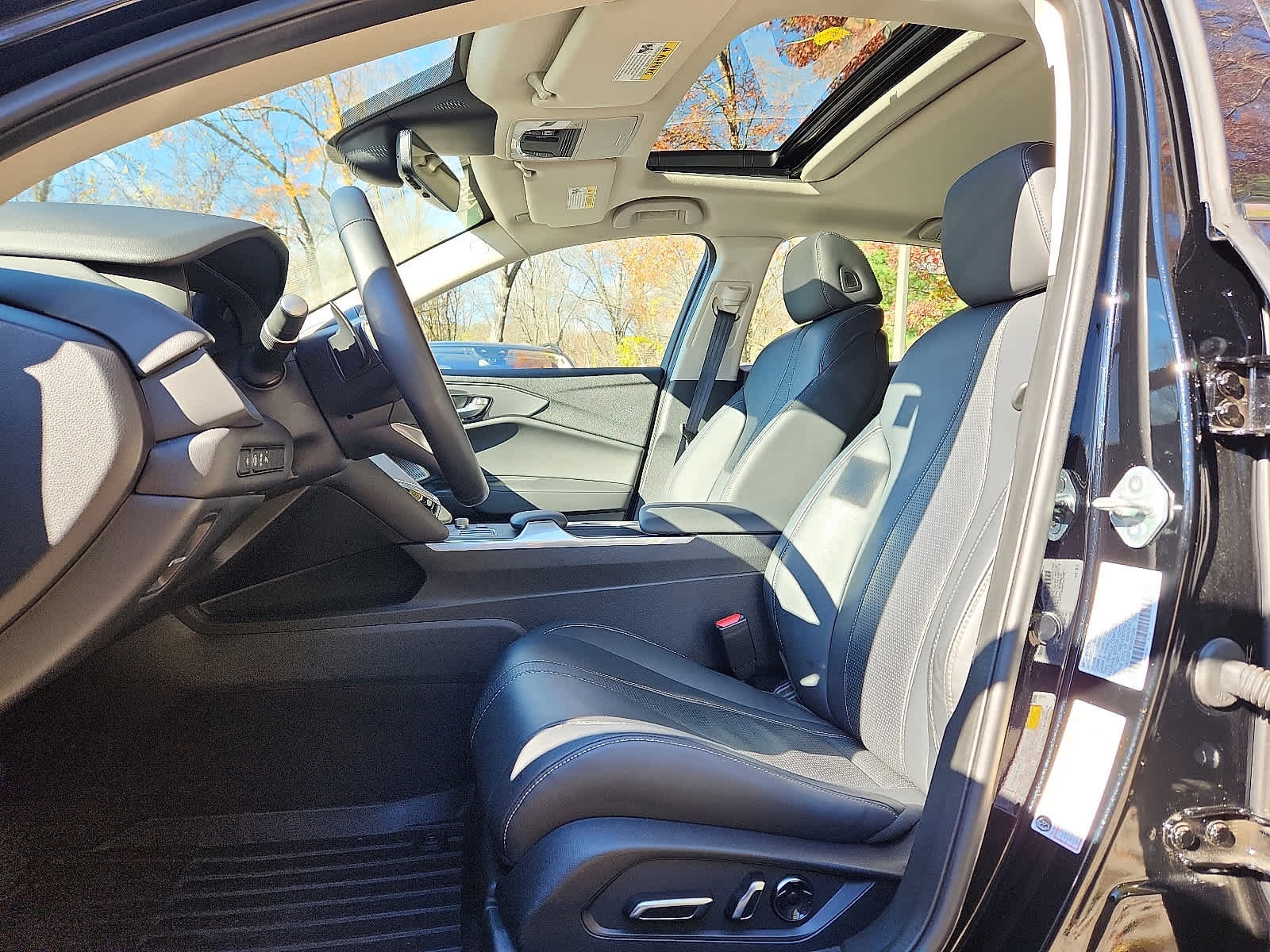 Certified 2025 Acura TLX w/ Technology Package image 14