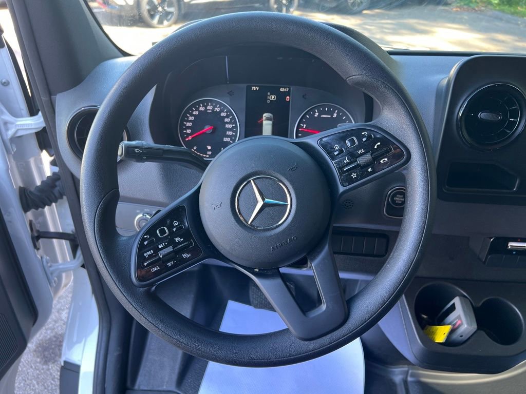 Used 2024 Mercedes-Benz Sprinter 2500 image 13