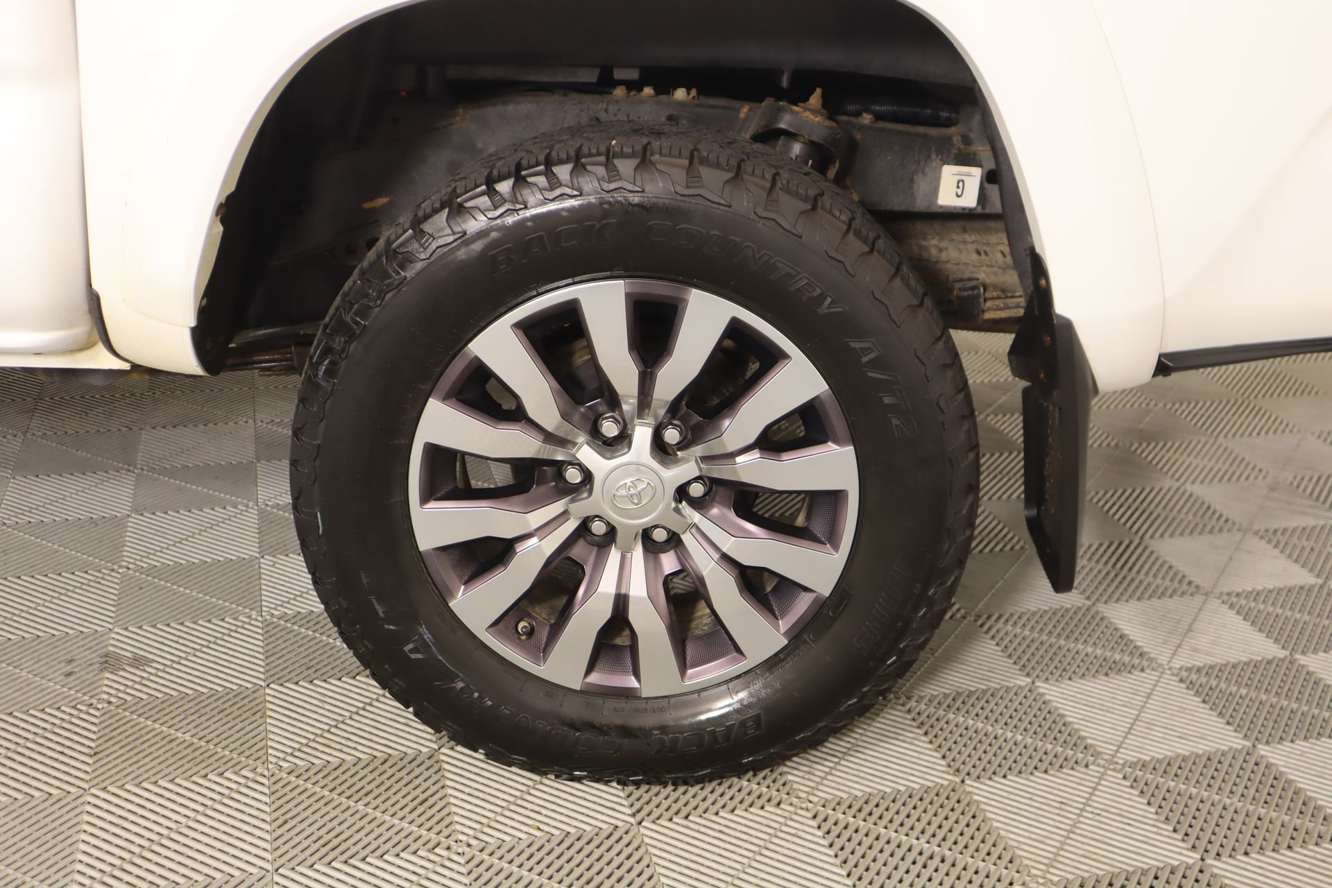 Used 2021 Toyota Tacoma Limited image 21