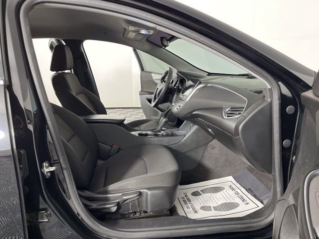 Used 2020 Chevrolet Malibu LT image 38
