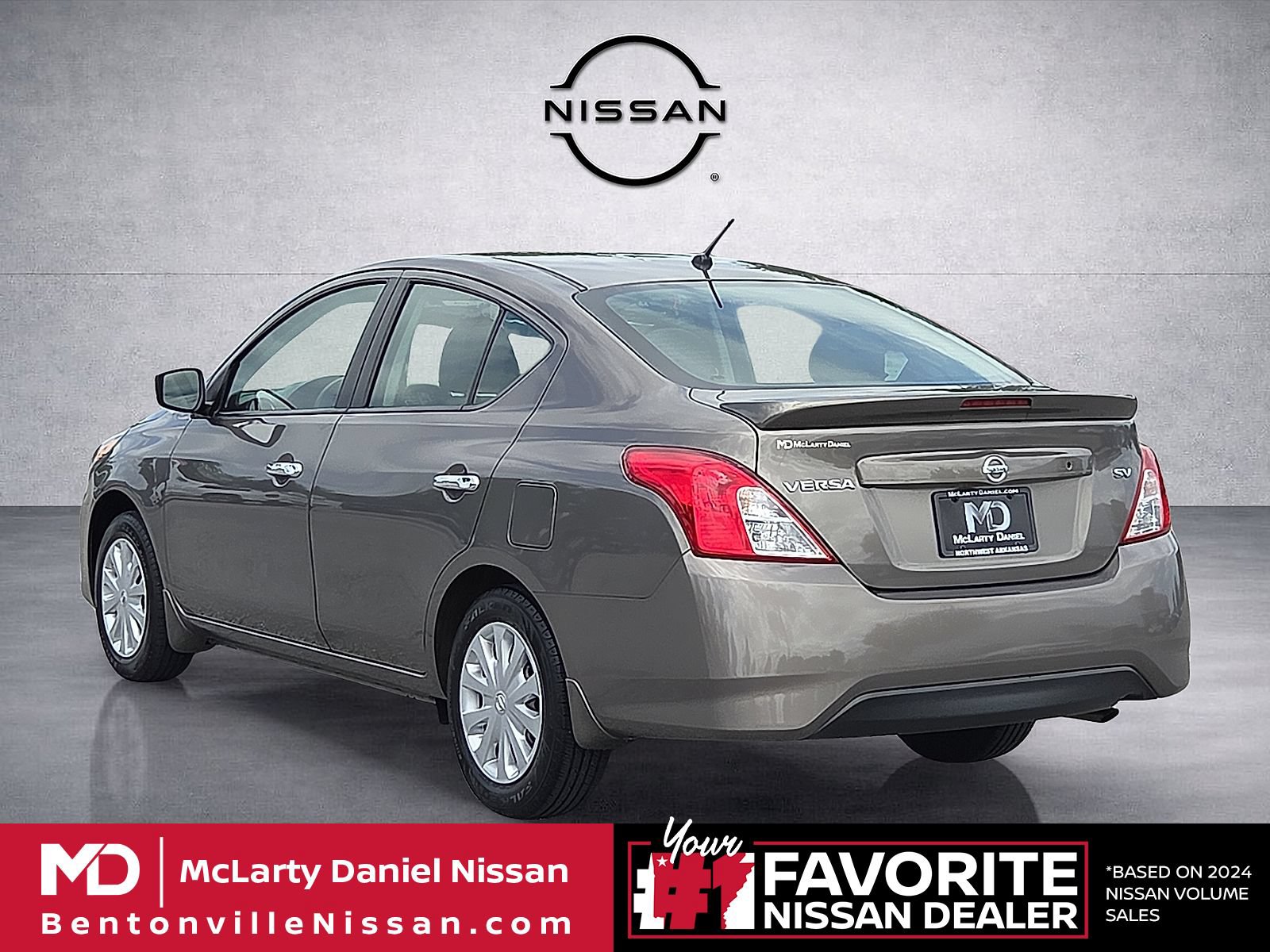 Used 2017 Nissan Versa SV FWD image 4