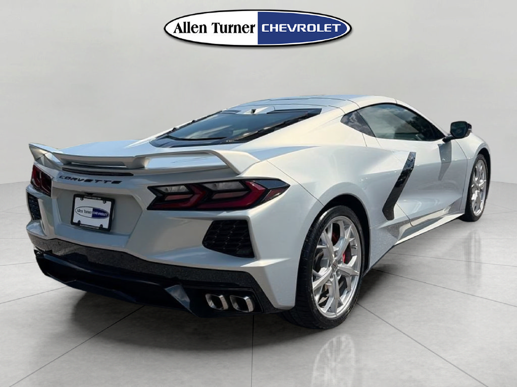 Used 2021 Chevrolet Corvette Stingray Preferred Cpe w/ Z51 Performance Package RWD image 4