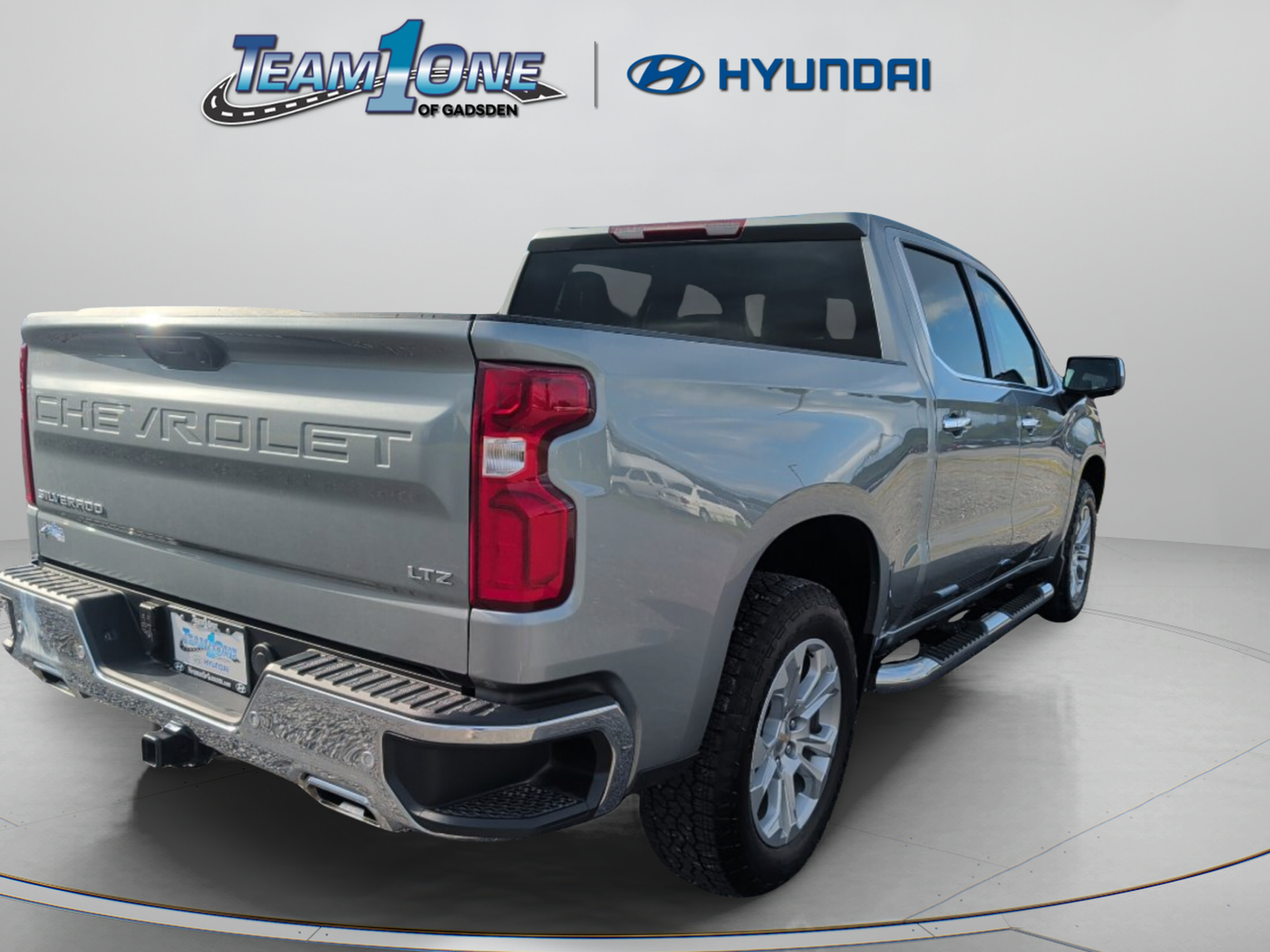Used 2026 Chevrolet Silverado 1500 LTZ AWD/4WD image 8