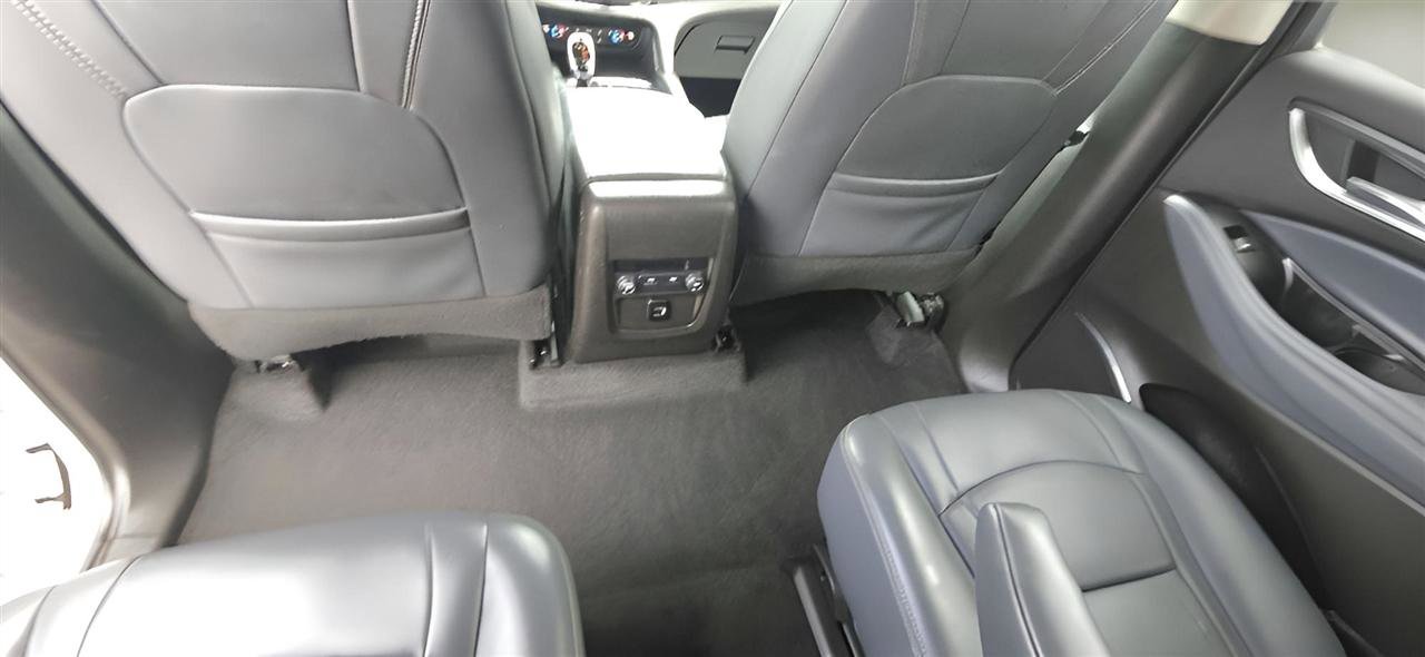 Used 2018 Buick Enclave Essence AWD/4WD image 23
