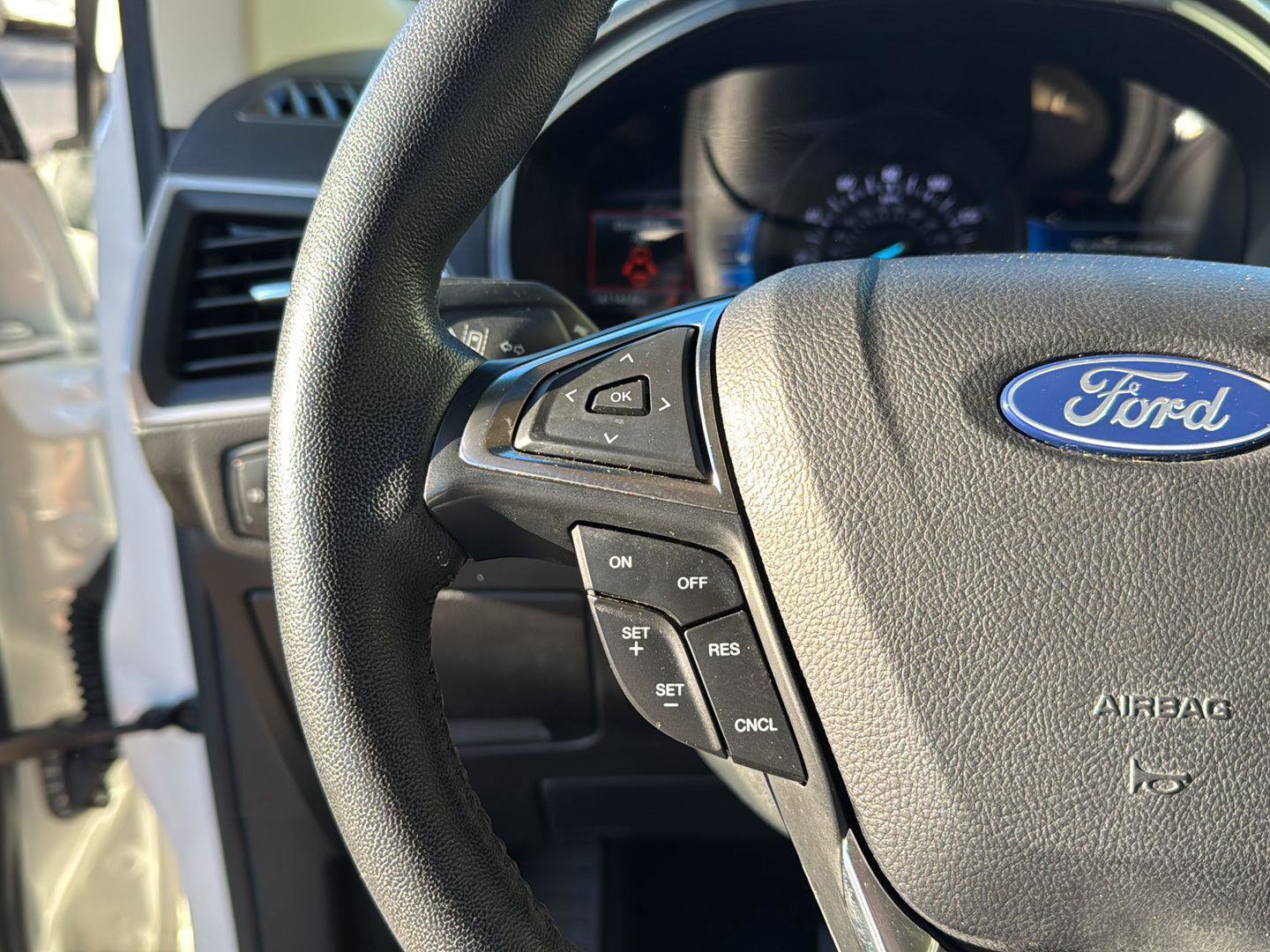 Used 2022 Ford Edge SEL w/ Convenience Package image 19