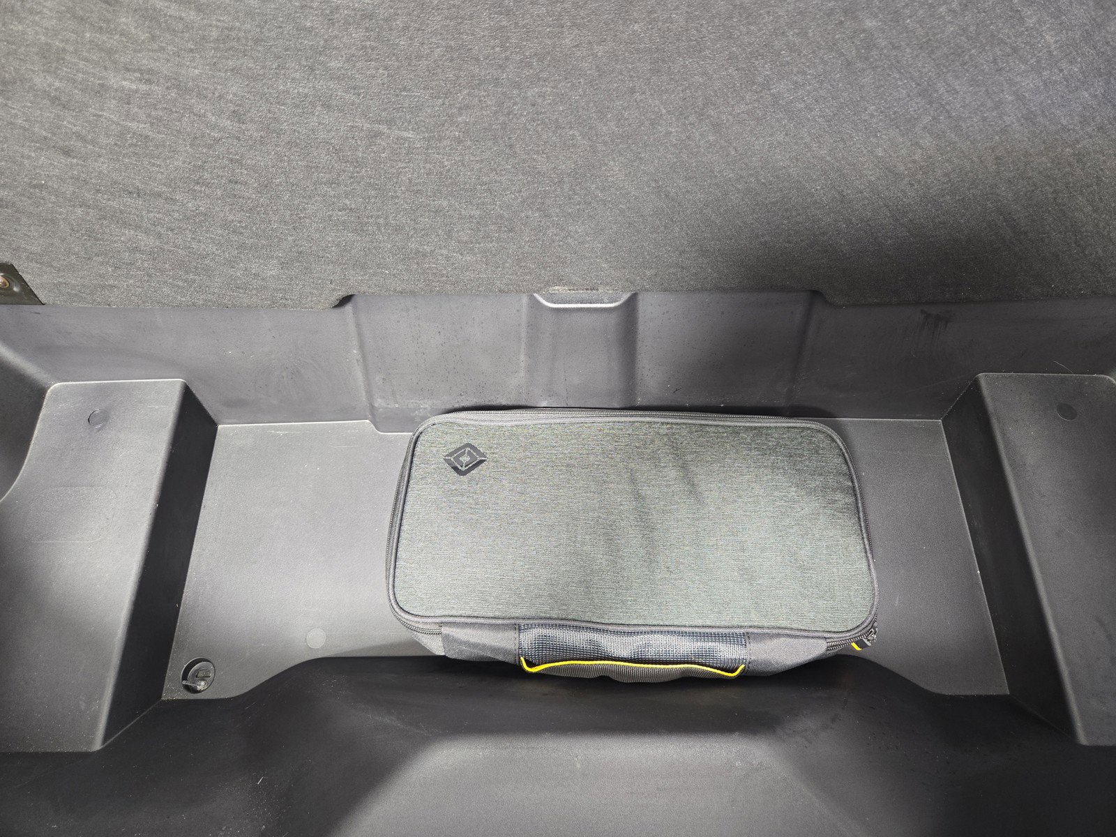 Used 2022 Rivian R1T Adventure image 14