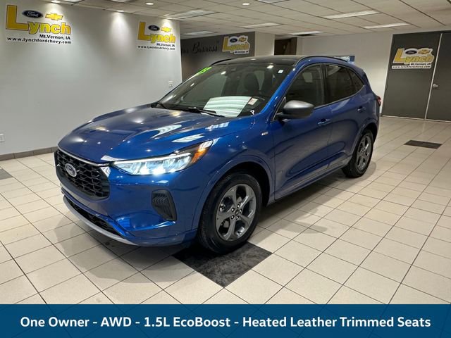 Used 2023 Ford Escape ST-Line w/ Tech Pack #1 AWD/4WD image 2