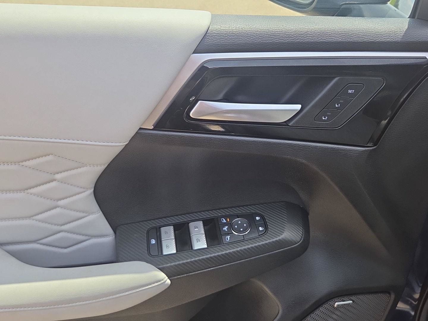 Used 2025 Mitsubishi Outlander AWD image 18